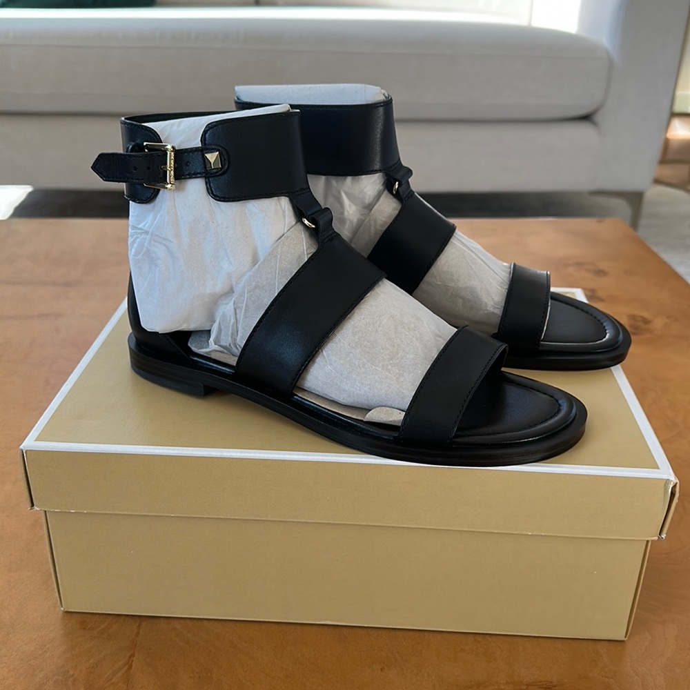 NIB Michael Kors Amos Flat Sandal- size 8.5